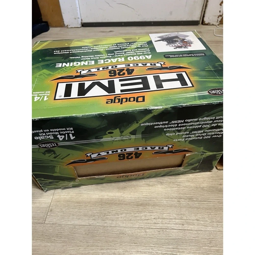 TESTORS 1/4 SCALE 426 HEMI MODEL MOTOR! 300+ PARTS‎ Open Box Complete Dodge